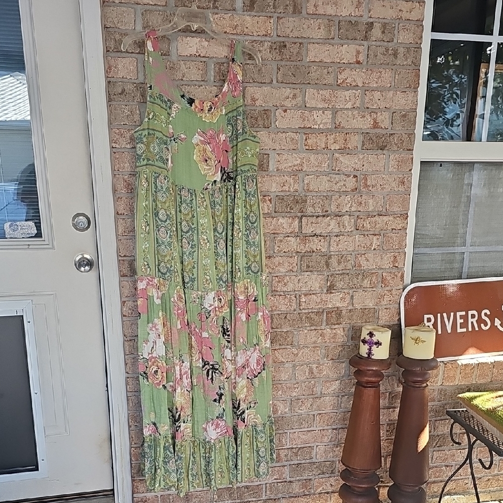 DAVI & DANI Pastel Green Floral Maxi Dress